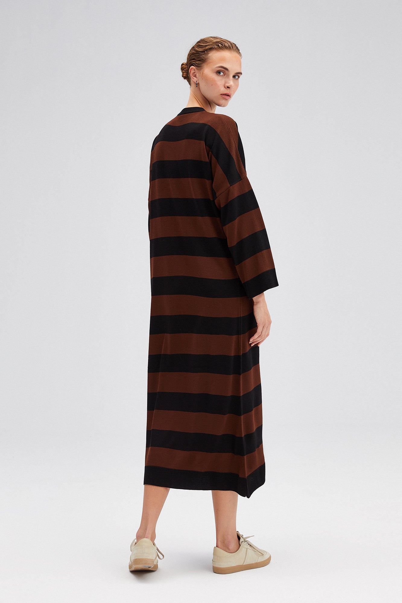 BROWN - STRIPED OVERSIZE KNITTED DRESS